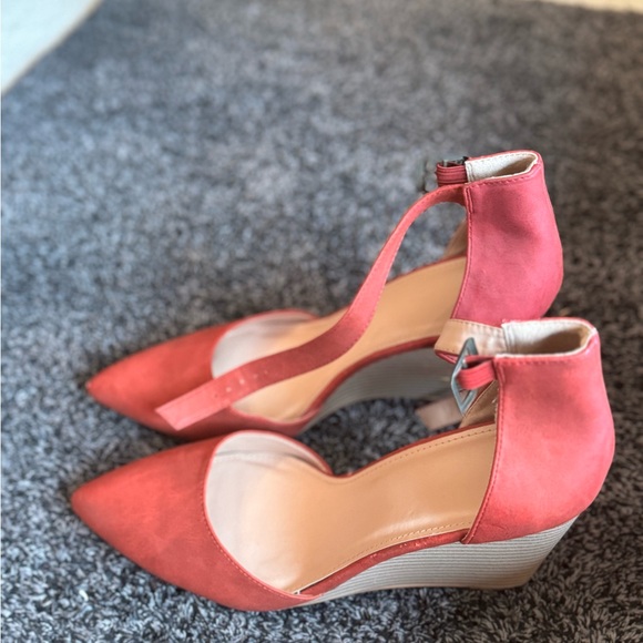 Red wedges - Picture 2 of 8